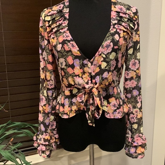 Free People New Tie Front Top - Size XS/S - Picture 2 of 13